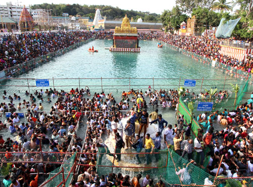 Brahmotsavams conclude with Chakrasnanam