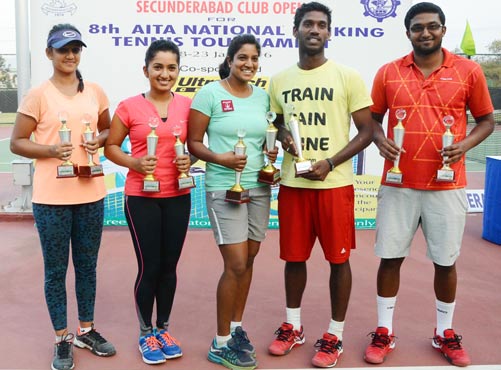 Vinayak, Samhitha emerge champs