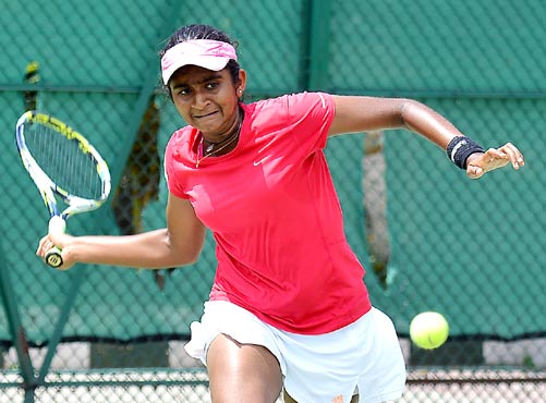 Pranjala enters semis with upset victory